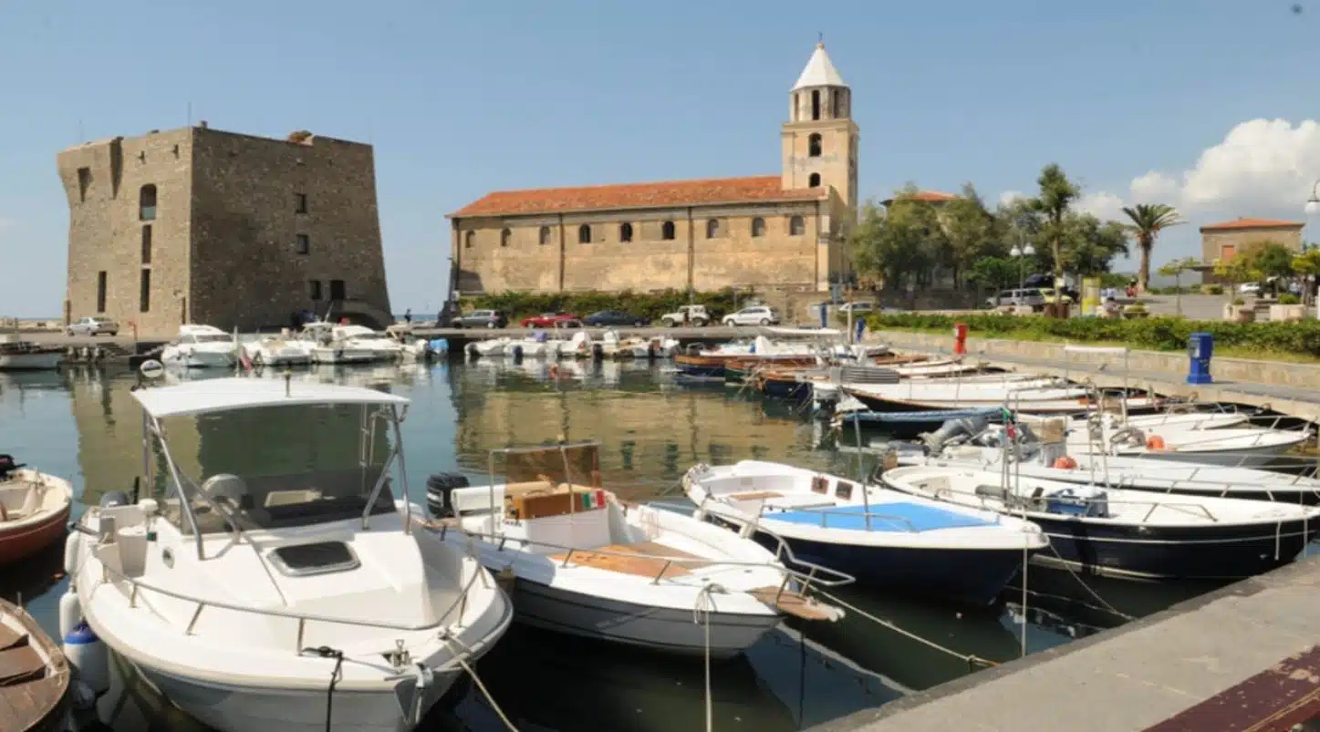 pollica petizione parco giochi acciaroli