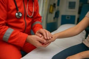 donna accoltellata qualiano racconto medico