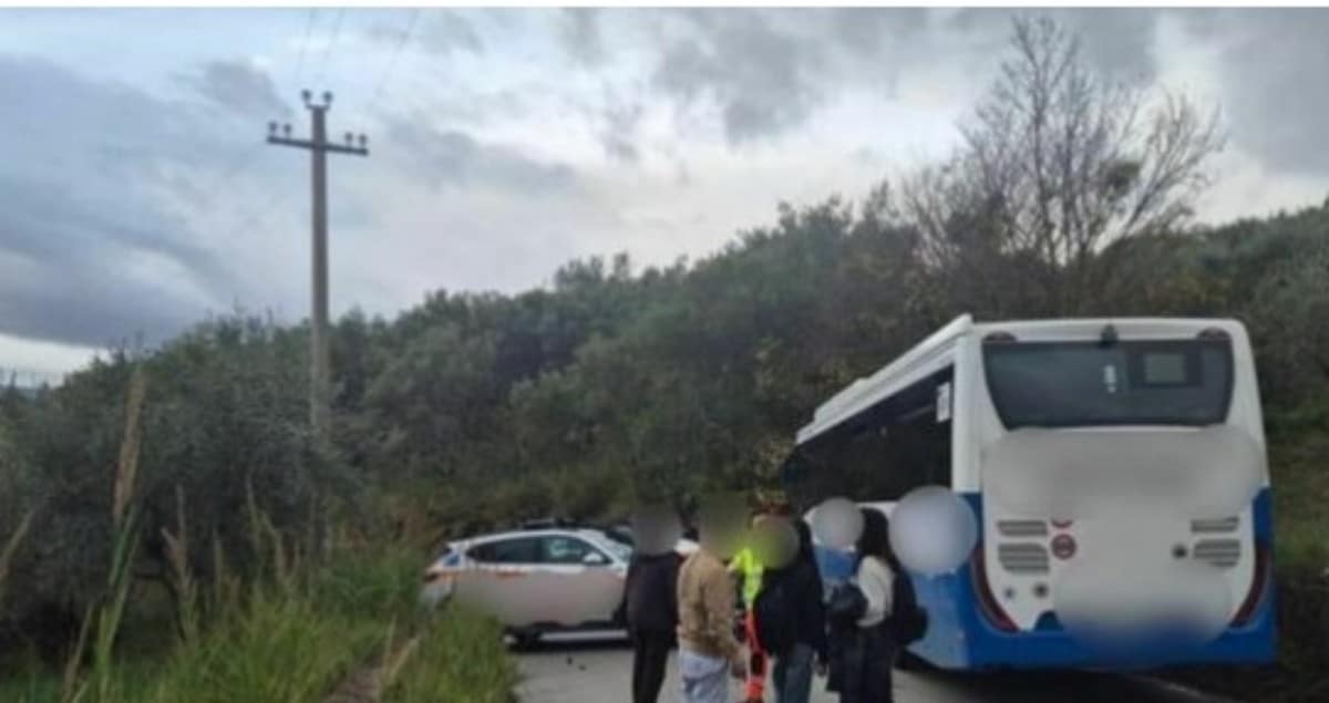 bellosguardo-incidente-autobus-automedica-24-novembre