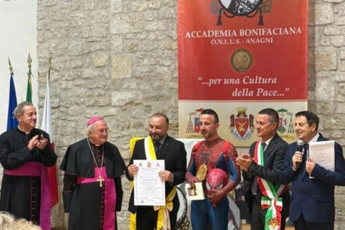 niko ragno amico peduto premio bonifacio viii