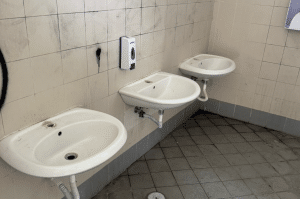 distrutti bagni villa scafati