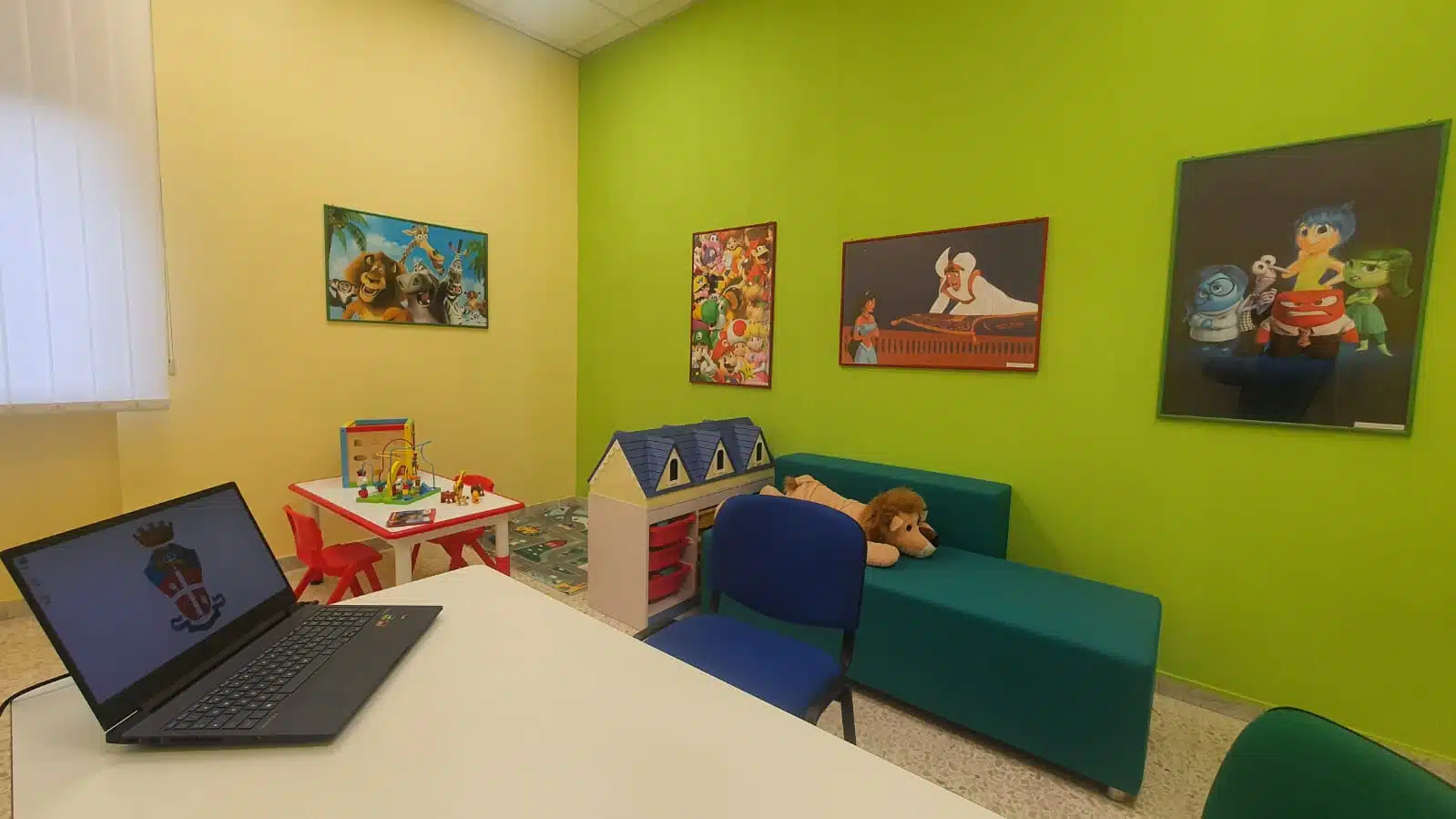 Nocera Inferiore, inaugurata la nuova “stanza dell’ascolto” nella caserma dei carabinieri: uno spazio dedicato alle vittime di violenza