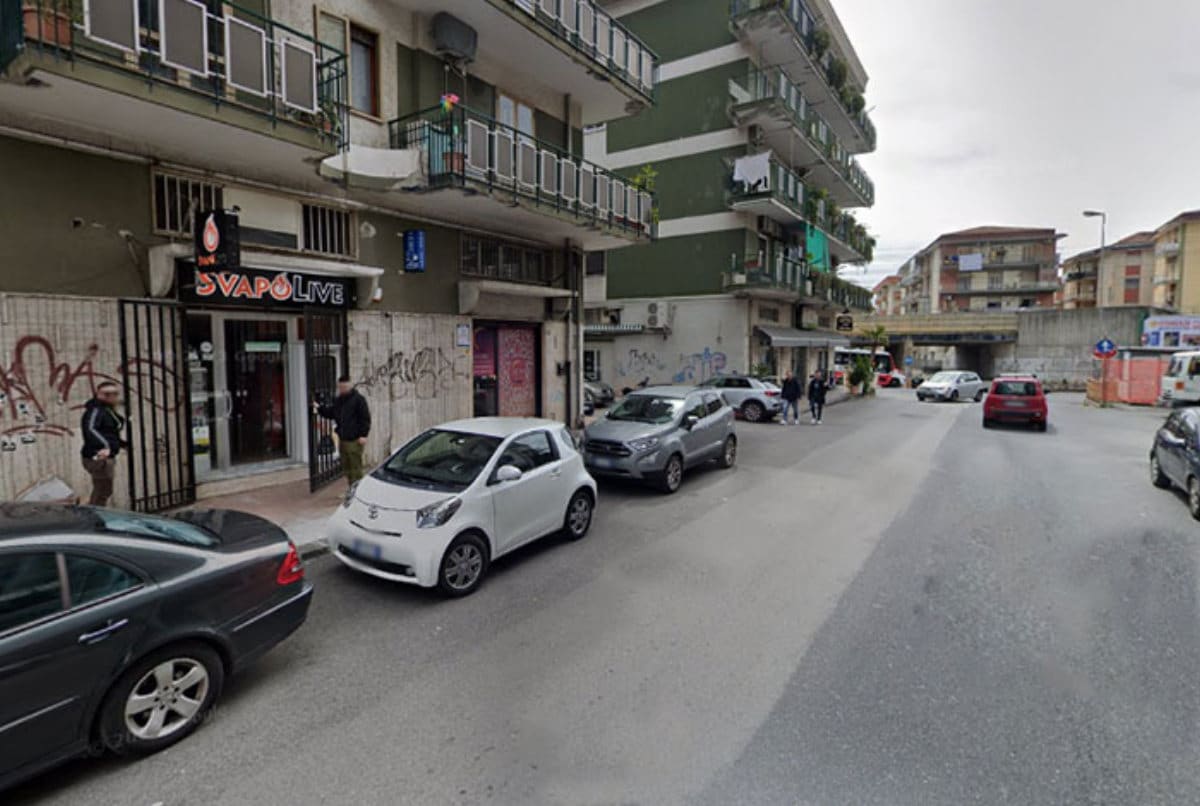 salerno furto negozio Svapolive