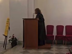 Intervento politico durante la messa a Marcianise: altare usato come palco, la Curia condanna