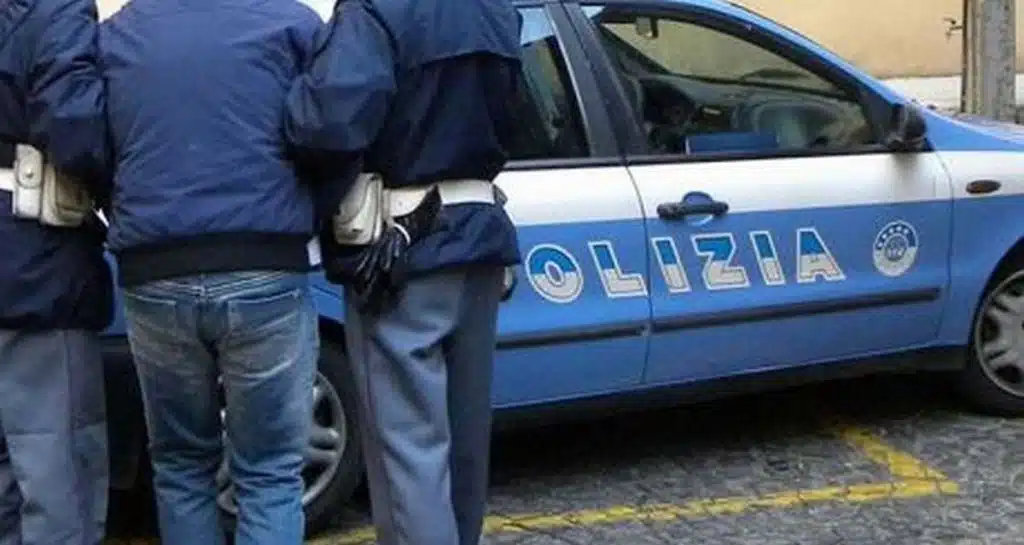 salerno arrestato maltrattamenti moglie 11 novembre