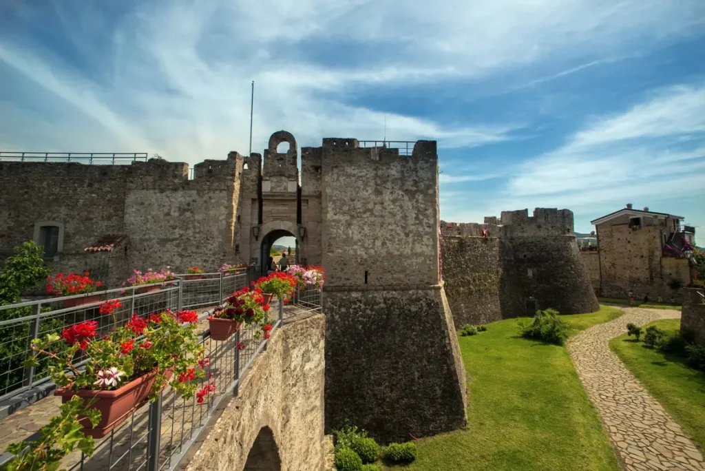 Agropoli, riparte il restauro del castello: lavori a pieno ritmo per recuperare Palazzo Sanfelice