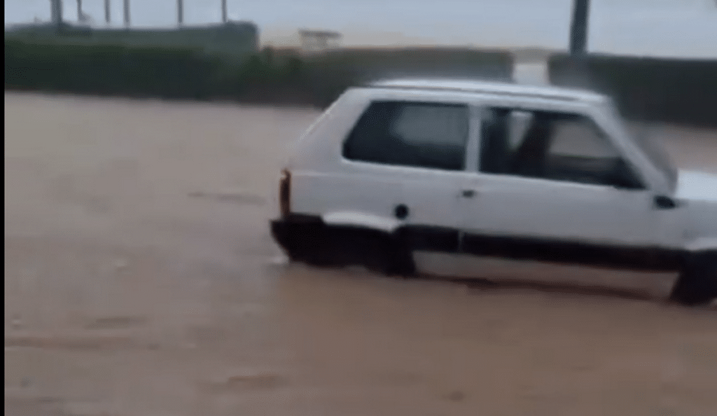 Sapri sott’acqua: scuole chiuse e allerta per strade e canali esodati