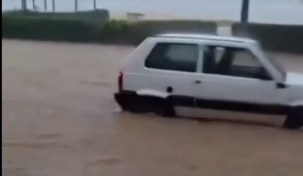 Sapri sott’acqua: scuole chiuse e allerta per strade e canali esodati