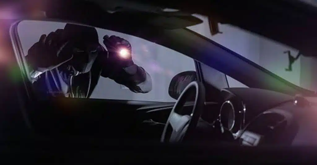 furto auto albanella 19 novembre