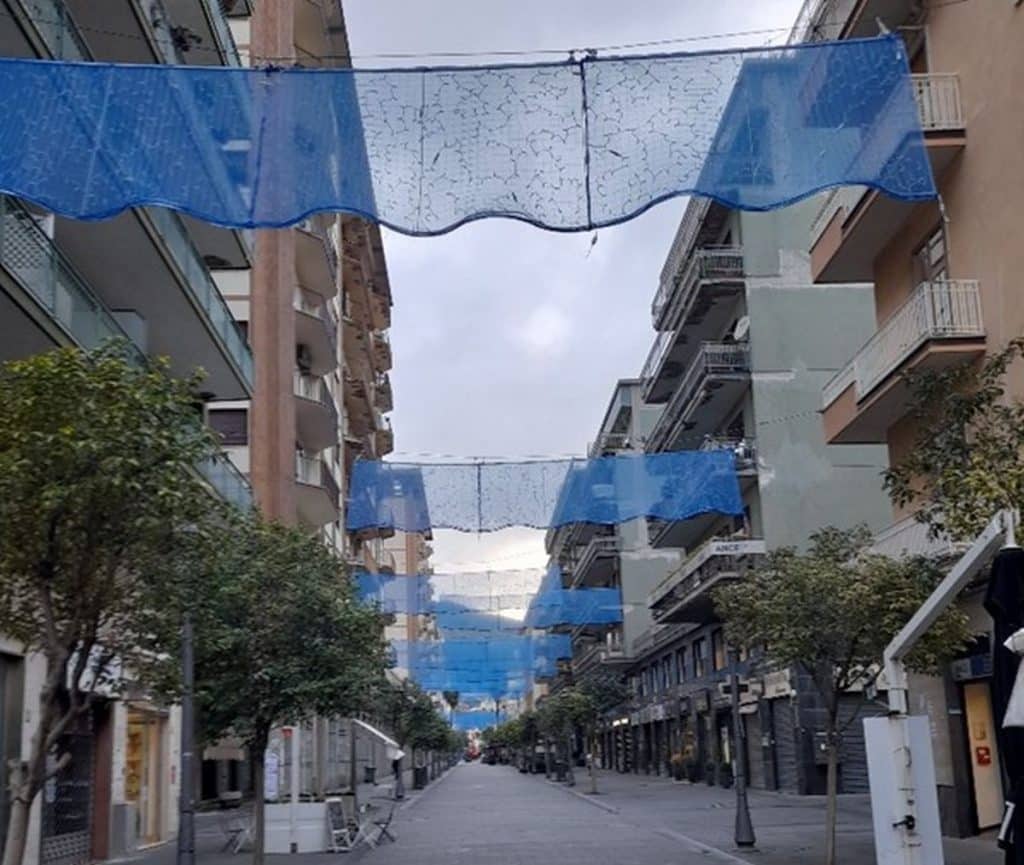 salerno luci artista ironia napoli