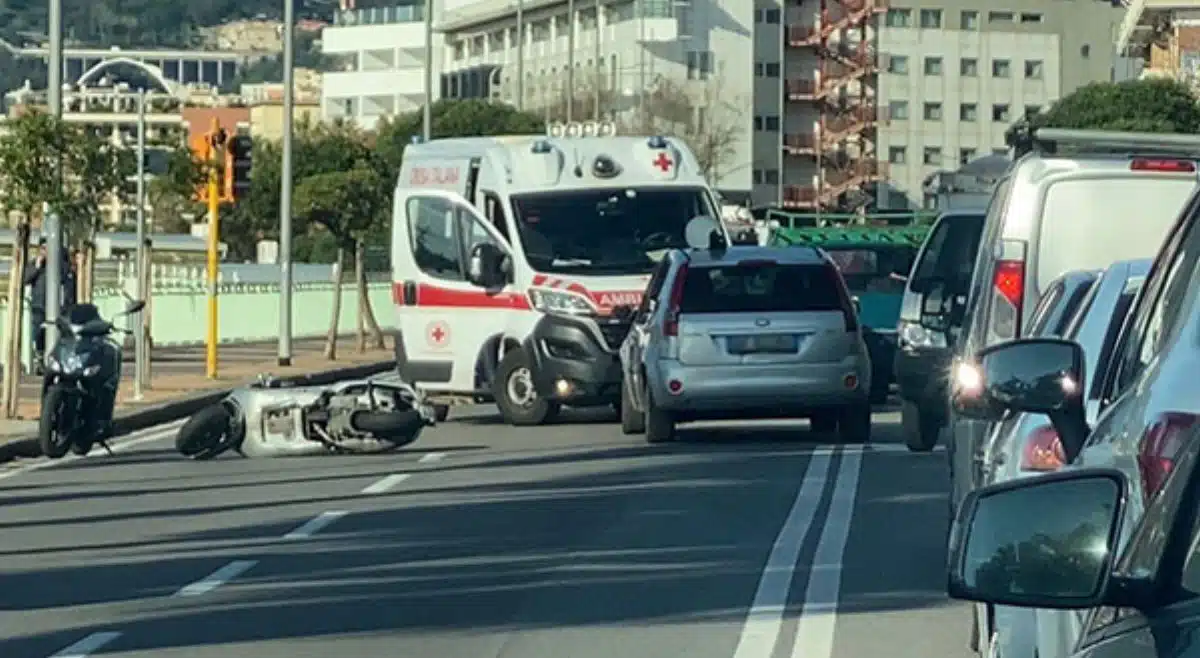 incidente lungomare tafuri salerno oggi 28 novembre
