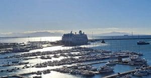 Salerno accoglie la Azamara Journey: crocieristi statunitensi tra città e Costiera Amalfitana