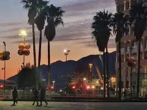 salerno petardi esplosi piazza libertà