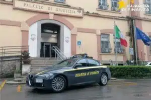 funzionario cava de' tirreni arrestato peculato falso sequestri