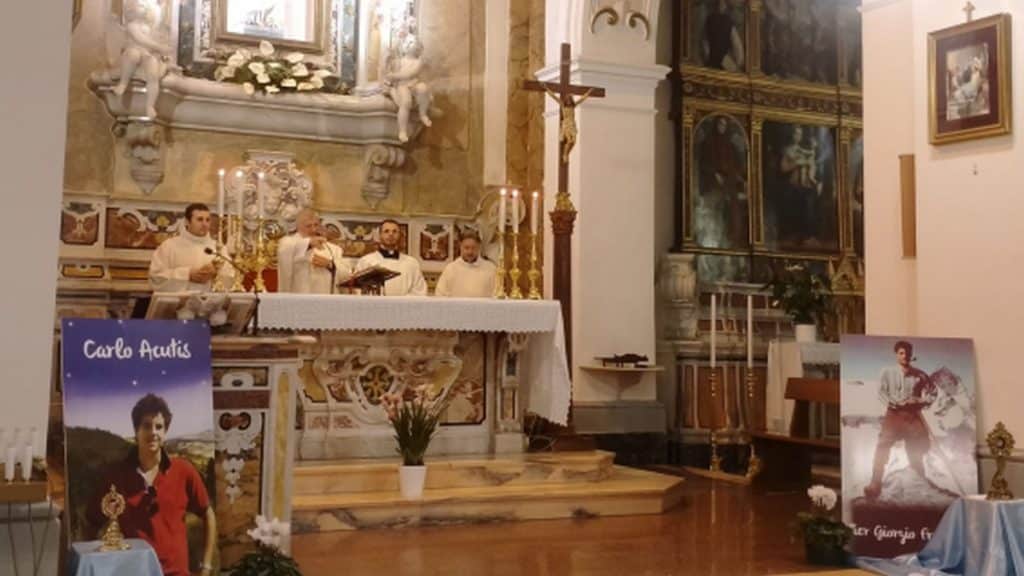 reliquie carlo acutis frassati vallo lucania