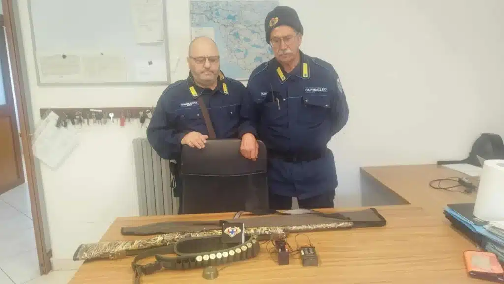 altavilla silentina caccia vietata richiami acustici denunce sequestri