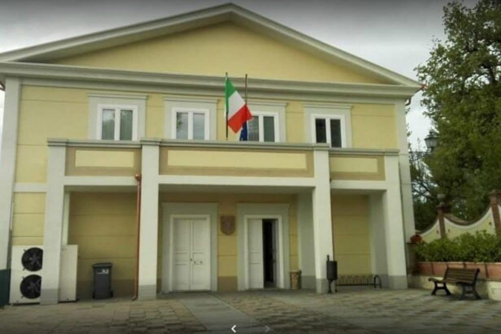 torchiara palestra scolastica chiusa inagibilità