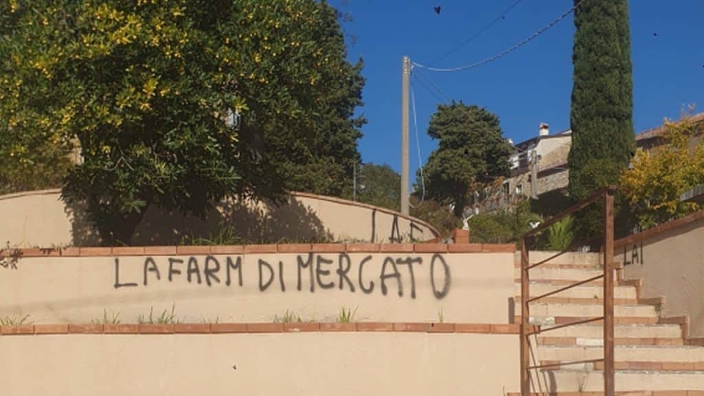 perdifumo vandalismi mercato cilento denuncia consigliere