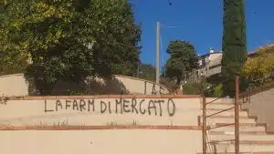 perdifumo vandalismi mercato cilento denuncia consigliere
