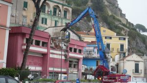 marina vietri sul mare demolizione scuola