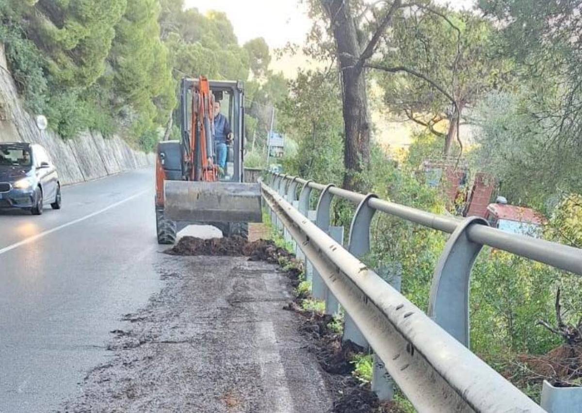 castellabate pulizia manutenzione cunette banchine stradali