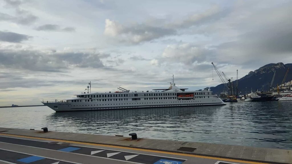 salerno nave belle de adriatique arrivo natale 2025