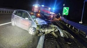 A2, incidente a Campagna: giovane automobilista illeso nonostante i gravi danni alla vettura