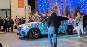 auto addobbata luci natalizie bari multato