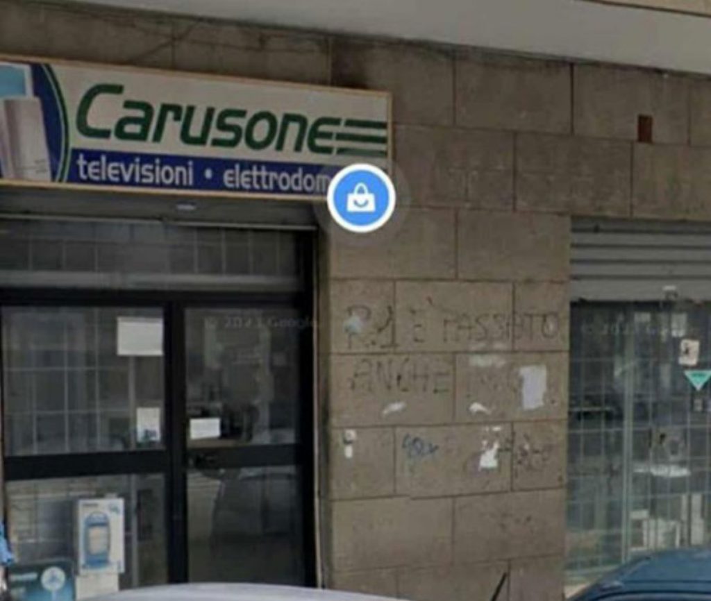 chiuso negozio carusone salerno