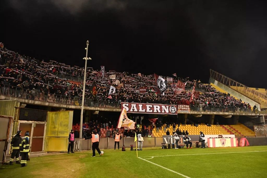 Esauriti in pochi minuti i 639 biglietti del settore ospiti per Picerno–Salernitana