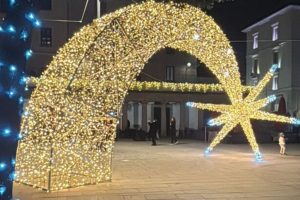 vallo lucania luminarie natale inaugurazione 13 dicembre