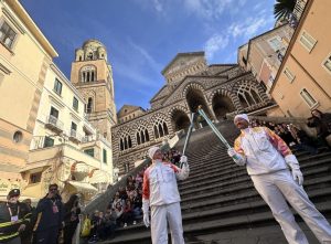 fiamma olimpica amalfi oggi 22 dicembre