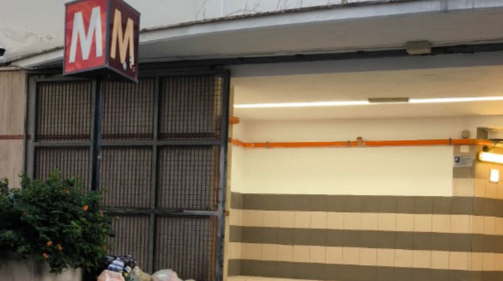 Salerno bloccati ascensore metro