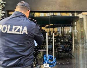 Movida e brindisi di fine anno a Salerno: intensificati i controlli della Polizia di Stato