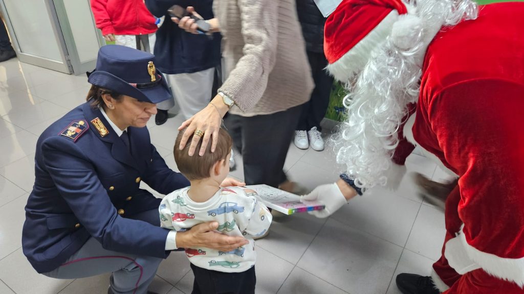 polizia stato visita bambini ruggi salerno