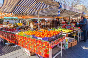 Capaccio Paestum mercato settimanale