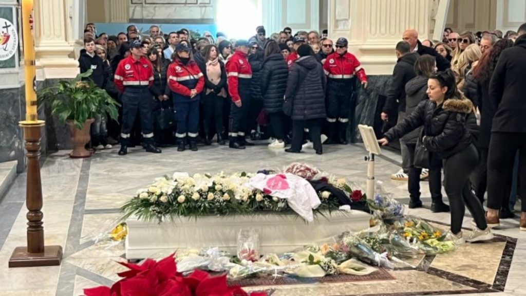 cava de tirreni funerali anna tagliaferri omelia vescovo
