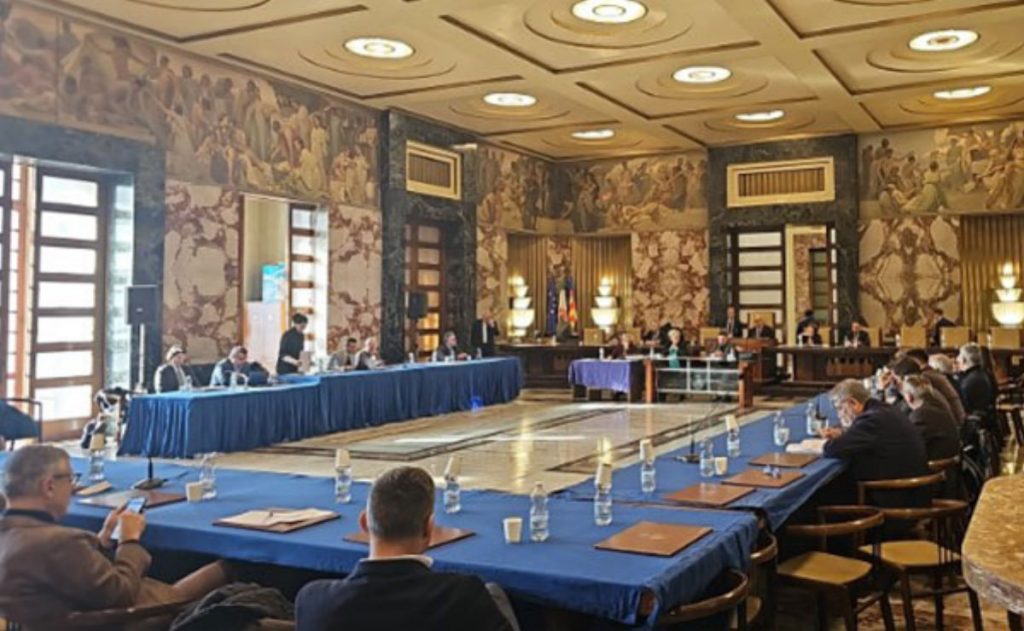 SALERNO BILANCIO COMUNALE ROSSO