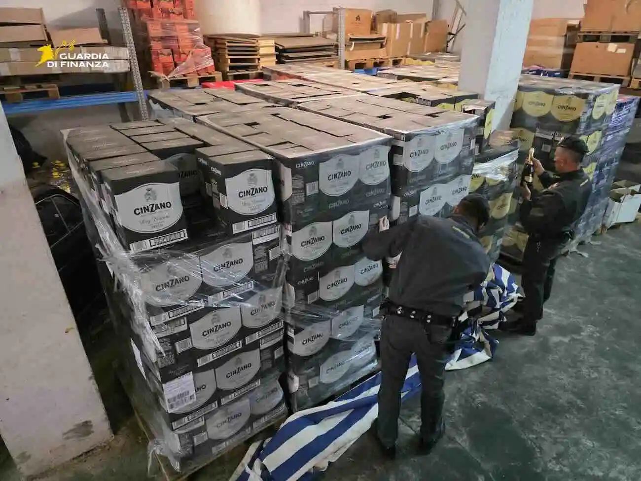 sant'egidio monte albino deposito alcolici rubati