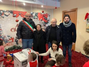 sassano doni natale bimbi nido