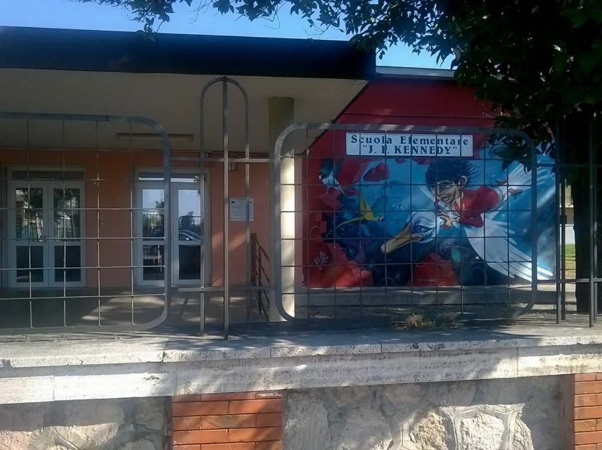 battipaglia abbattuti pini scuola kennedy