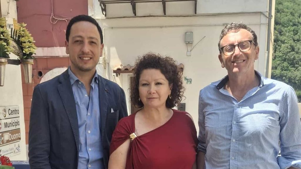 vietri opposizione libertà critica social