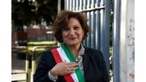 arzano dimissioni sindaca