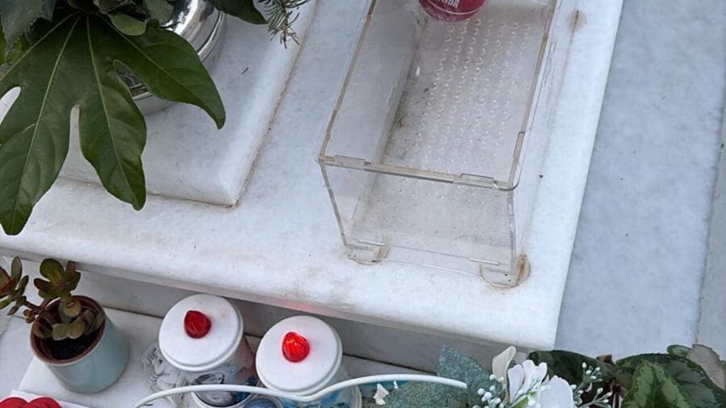 Castel San Giorgio, rubati oggetti commemorativi dalla tomba di un giovane barbiere