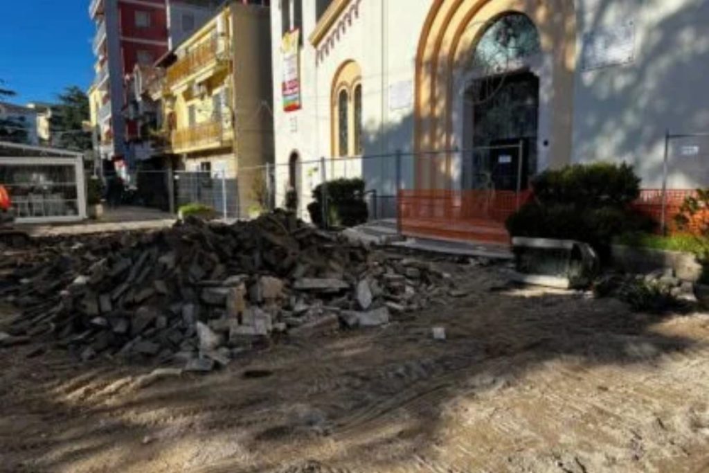 battipaglia lavori piazza petrone