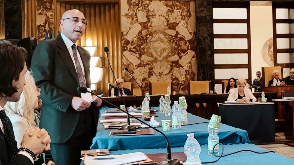 salerno crolli pattinodromo convocata commissione trasparenza