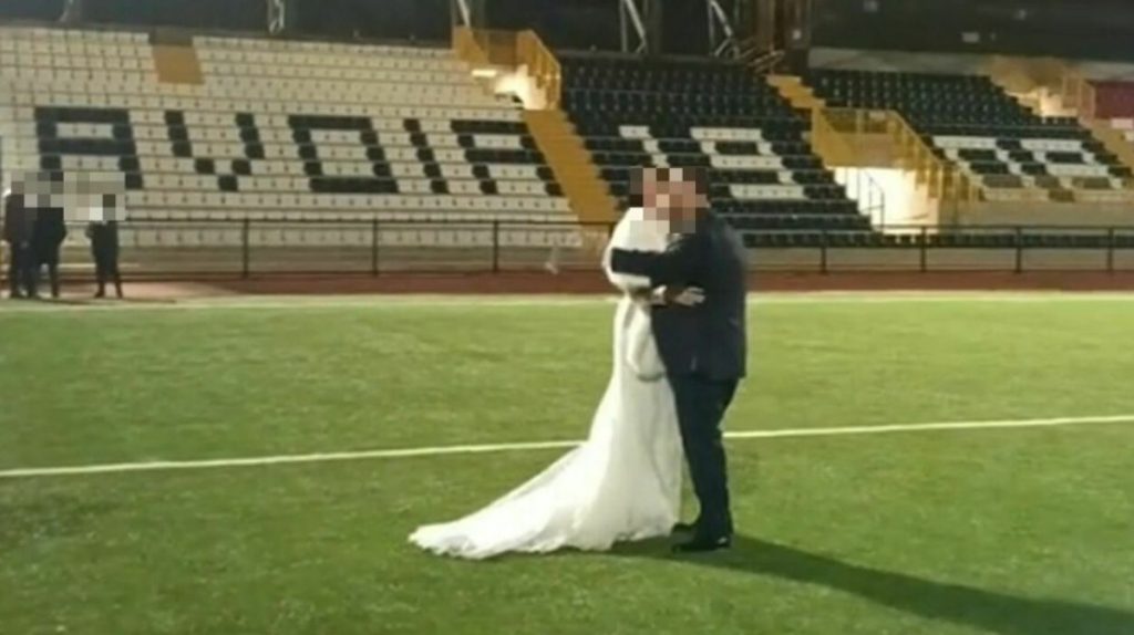 sposi stadio torre annunziata foto denuncia 4 gennaio