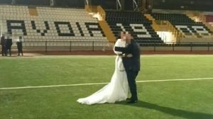 sposi stadio torre annunziata foto denuncia 4 gennaio