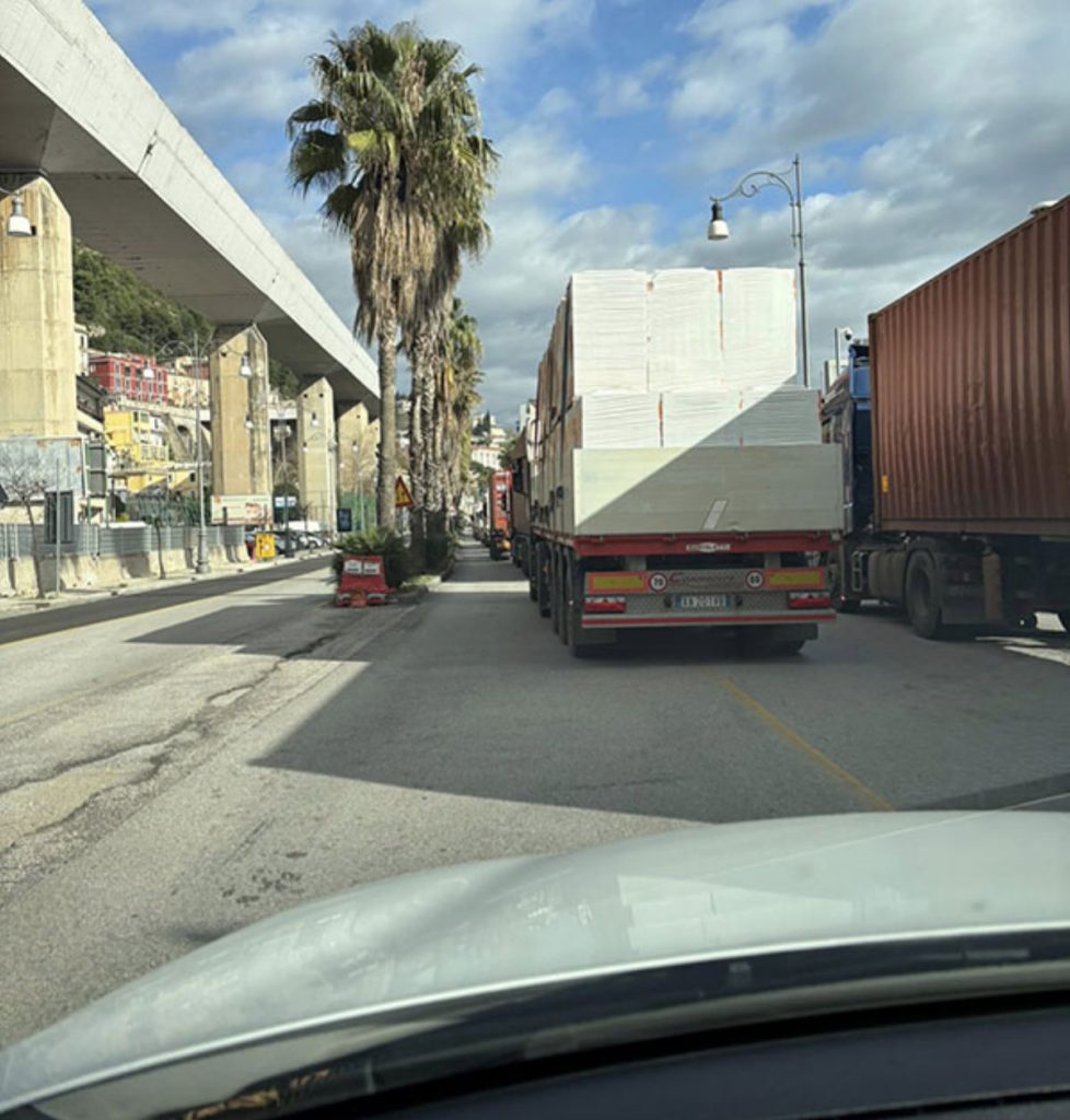 traffico porto salerno soglia gerardo