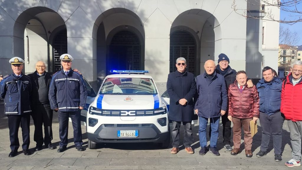 polizia municipale cava de tirreni auto elettrica